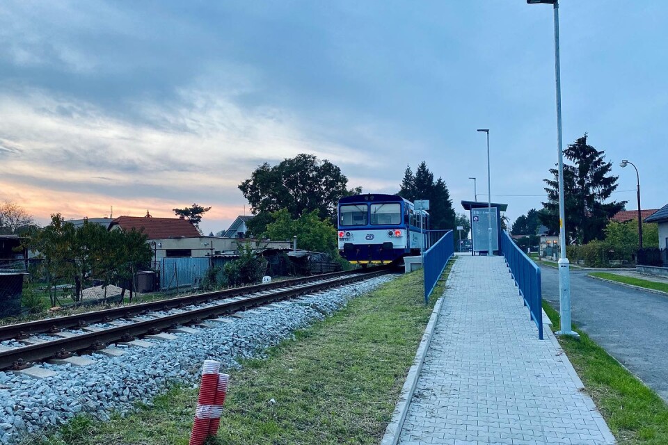 Železniční stanice Lužec nad Vltavou