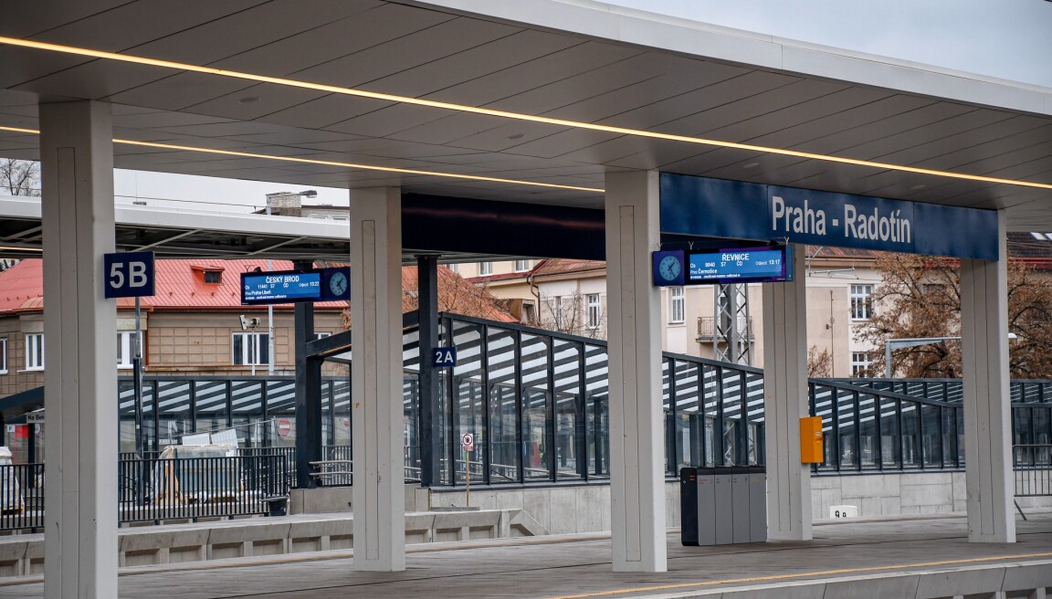 Správa železnic - nástupiště Radotín